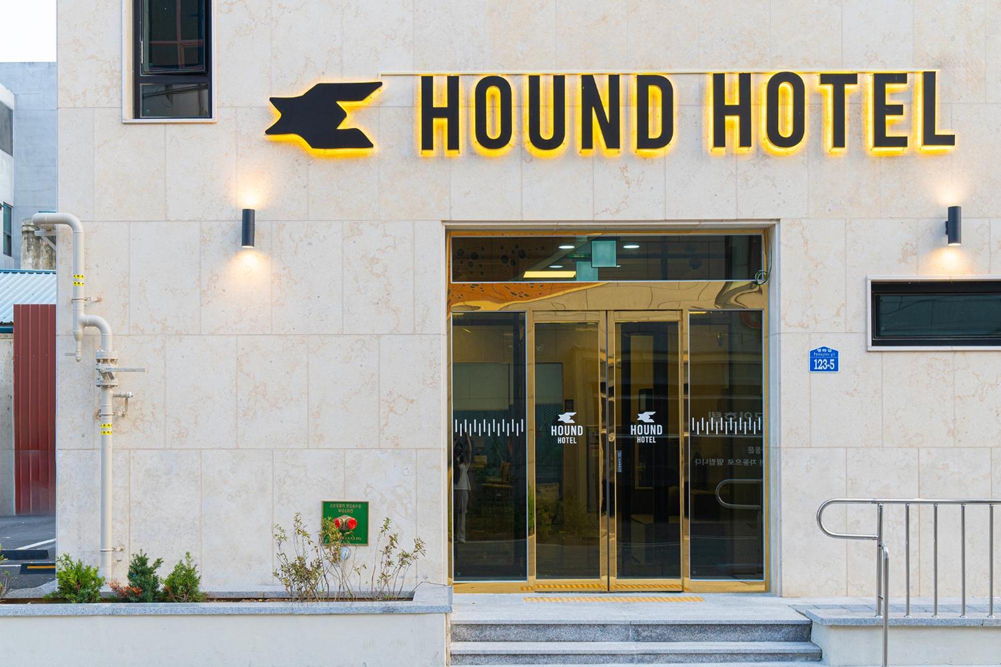 Hound Hotel Gunsan Exteriör bild